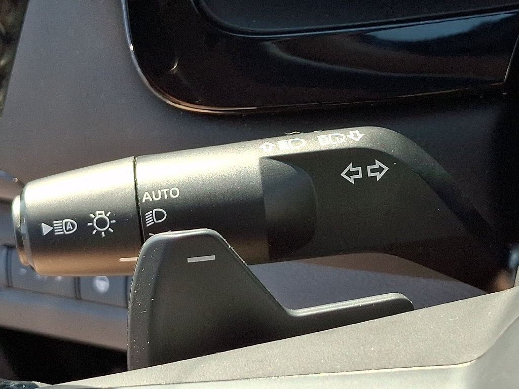 Used 2025 Nissan Pathfinder SV AWD/4WD image 26
