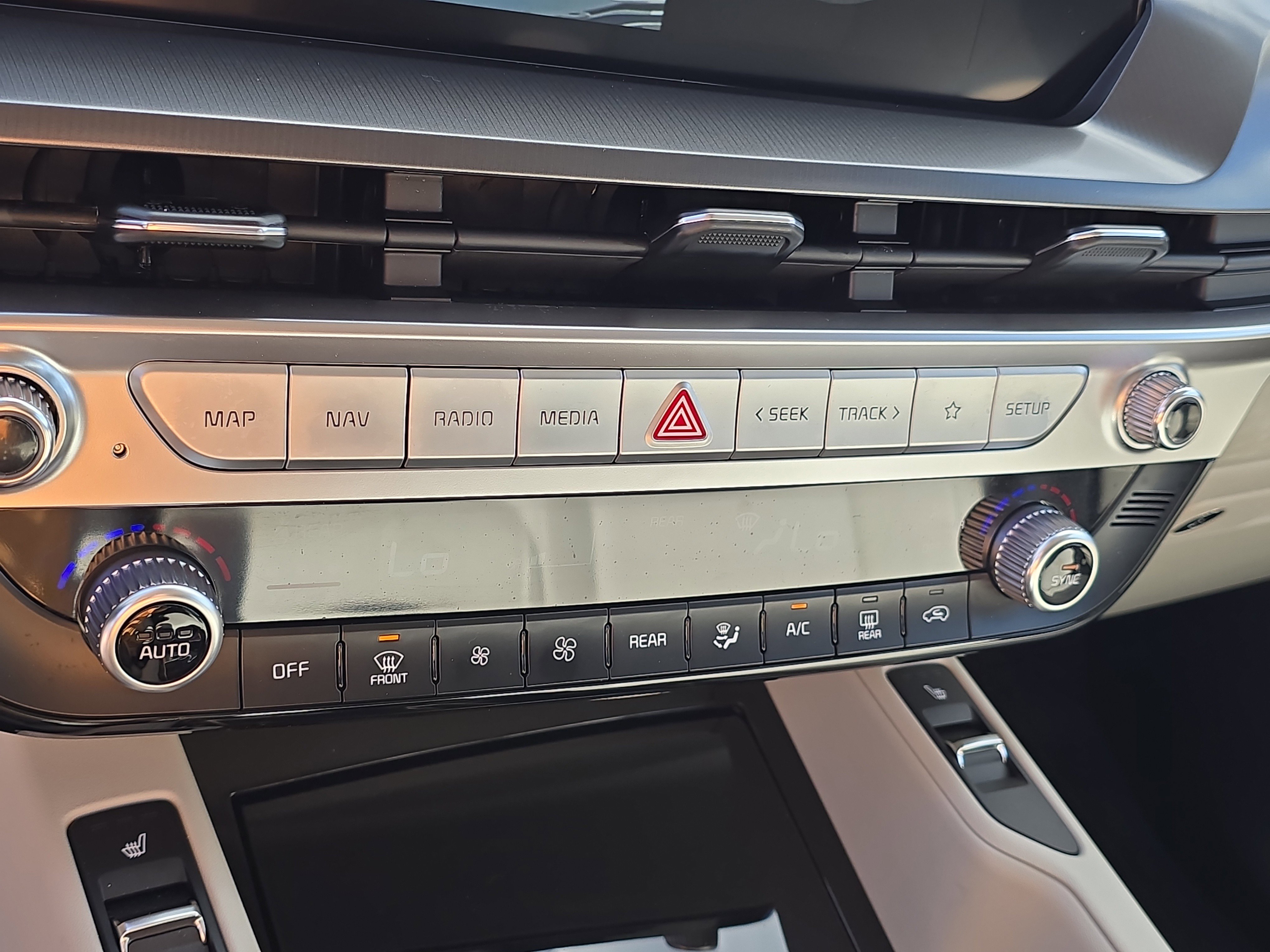 Used 2025 Kia Telluride S image 29