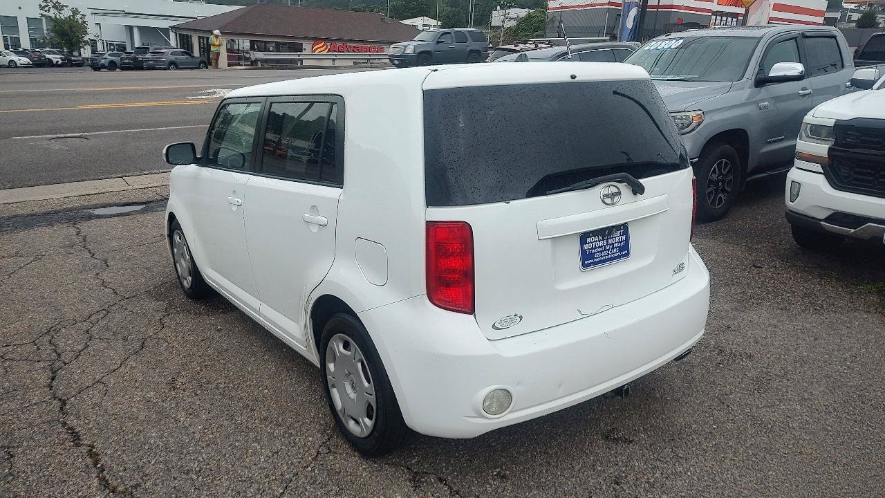 Used 2010 Scion xB FWD image 5