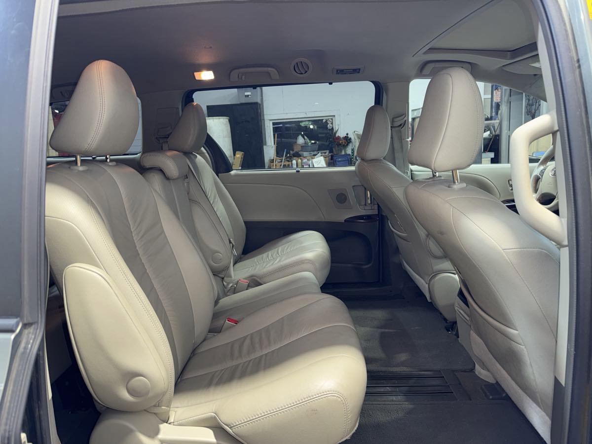 Used 2012 Toyota Sienna XLE w/ XLE Navigation Pkg FWD image 26