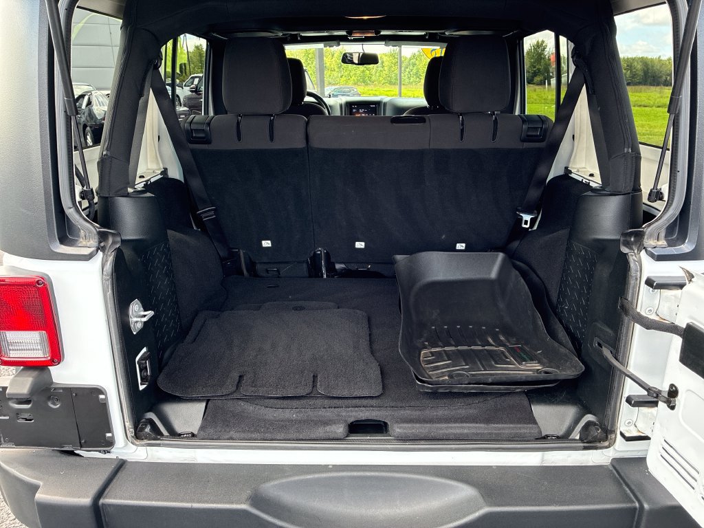 Used 2018 Jeep Wrangler Unlimited Sport S AWD/4WD image 16