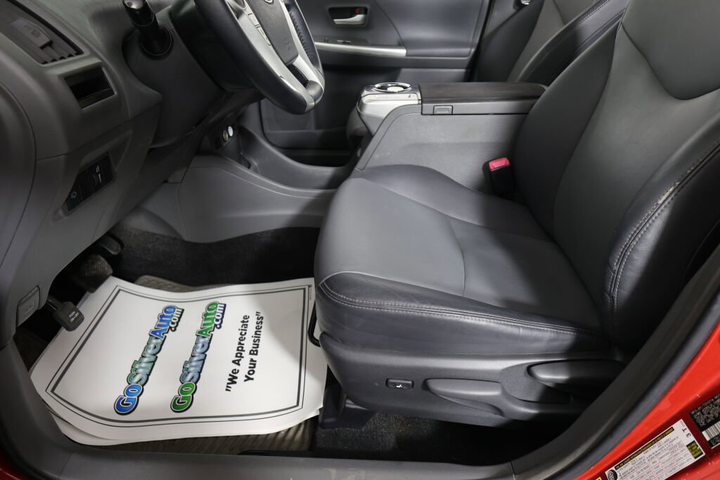 Used 2014 Toyota Prius V Three image 13