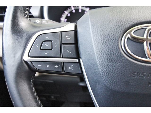 Used 2023 Toyota Highlander XLE image 19