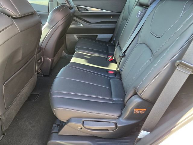 Certified 2025 INFINITI QX60 Luxe w/ Black Edition AWD/4WD image 14