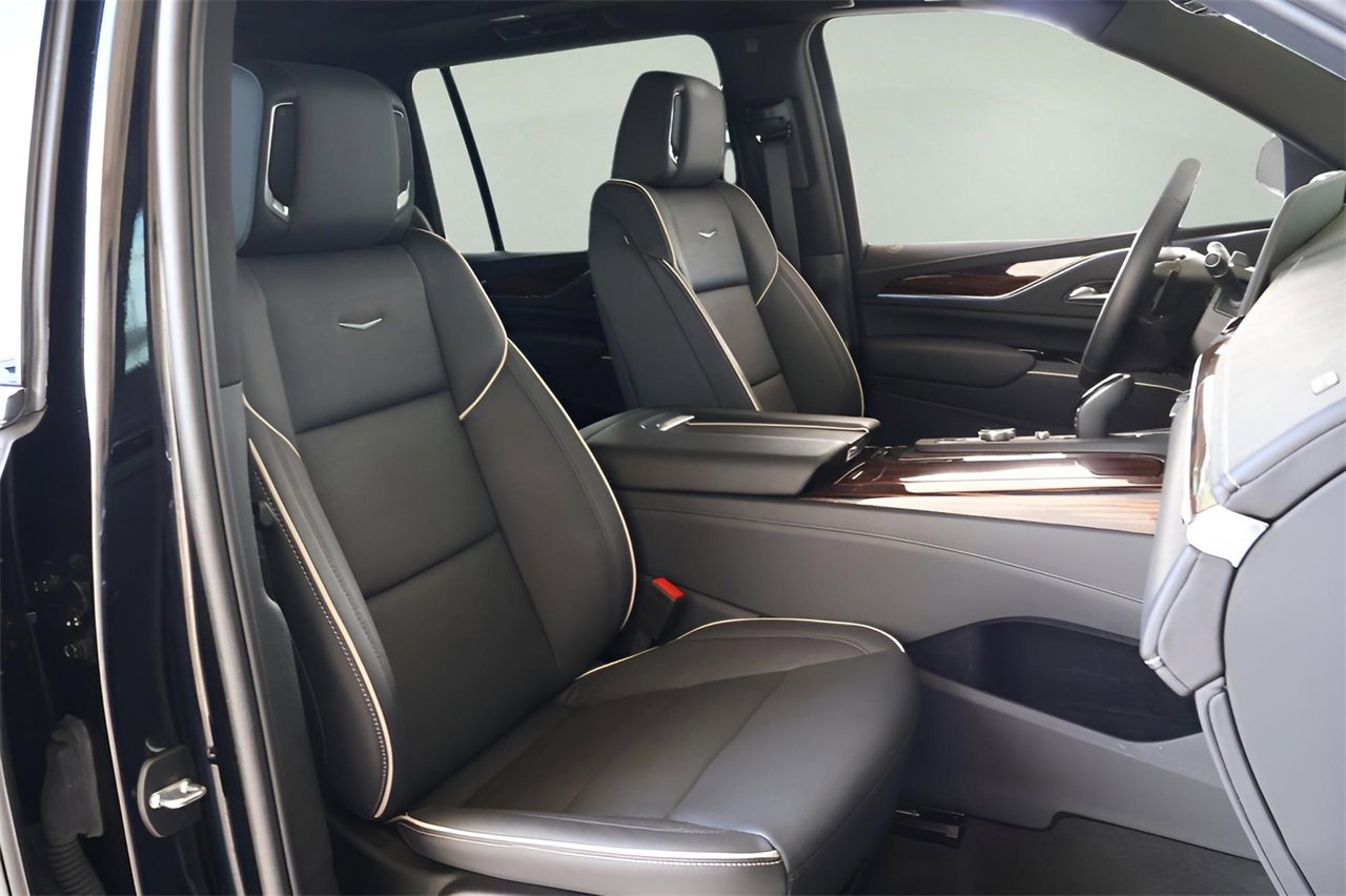 Certified 2024 Cadillac Escalade ESV Premium Luxury image 17