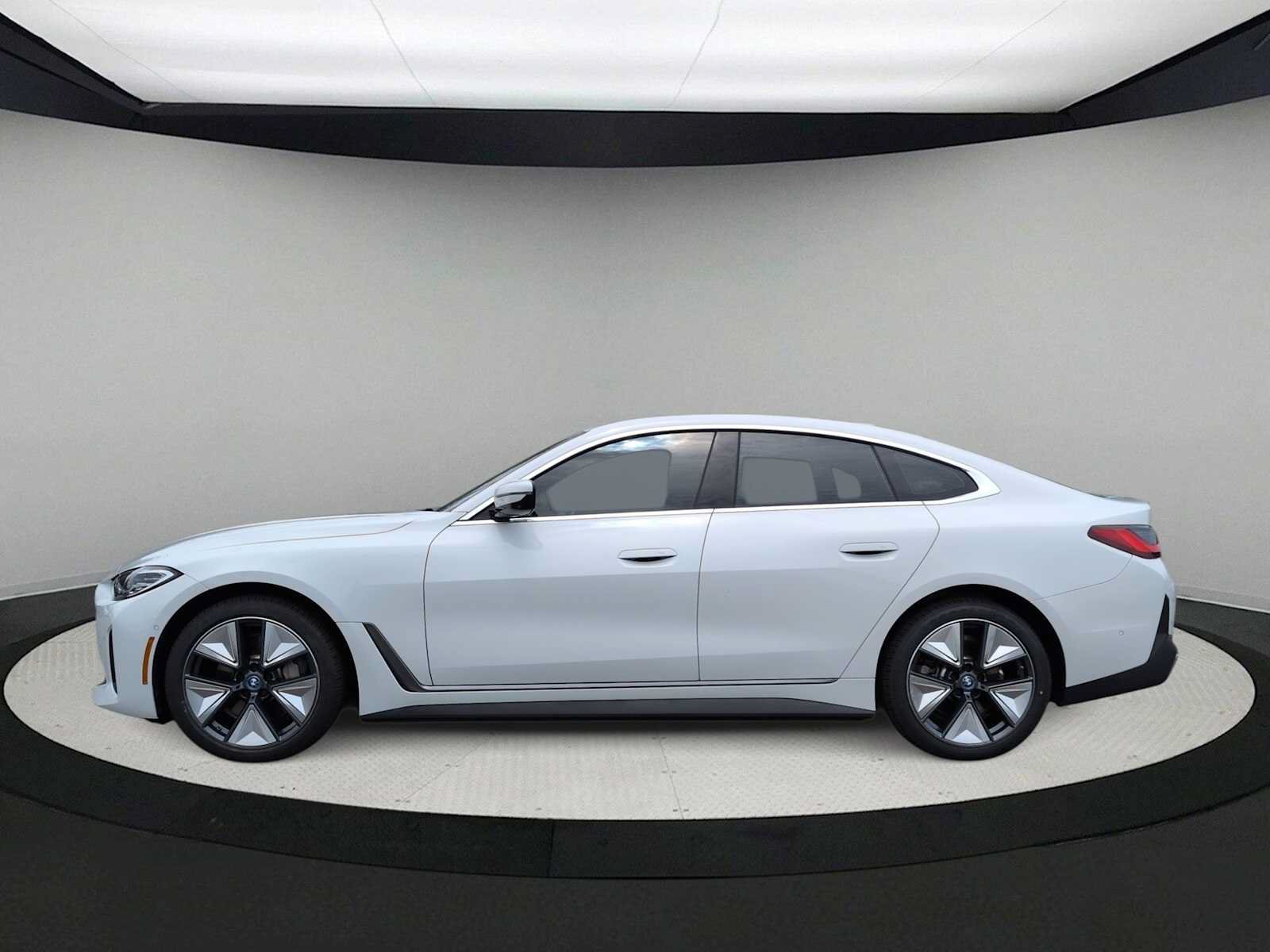 Certified 2023 BMW i4 eDrive35 w/ Premium Package RWD image 5