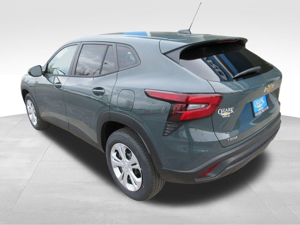 New 2026 Chevrolet Trax LS w/ Driver Confidence Package FWD image 3