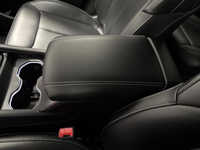 Used 2025 Jeep Grand Cherokee L Limited w/ Black Appearance Package image 21