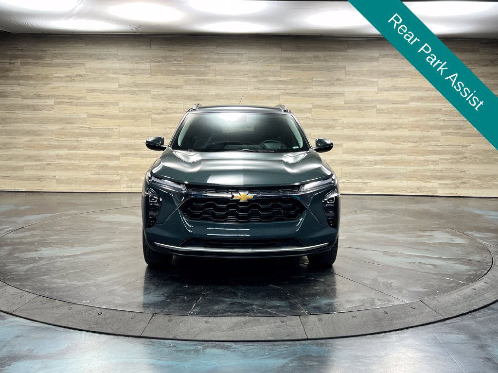 Used 2025 Chevrolet Trax LT w/ Driver Confidence Package FWD image 9