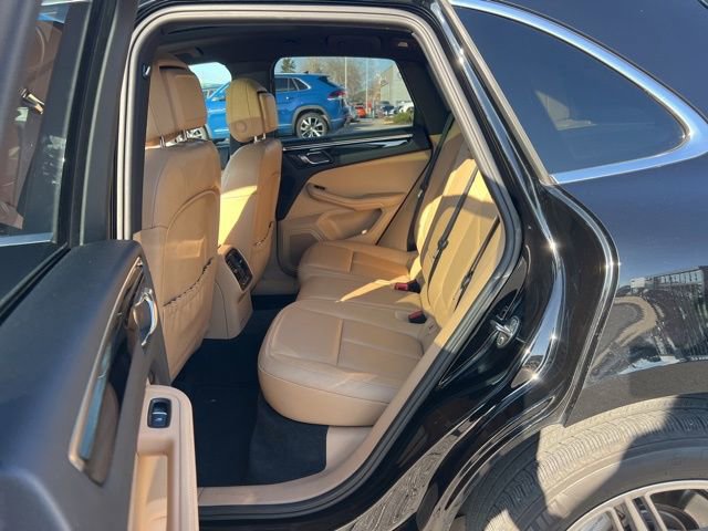 Used 2016 Porsche Macan S image 30