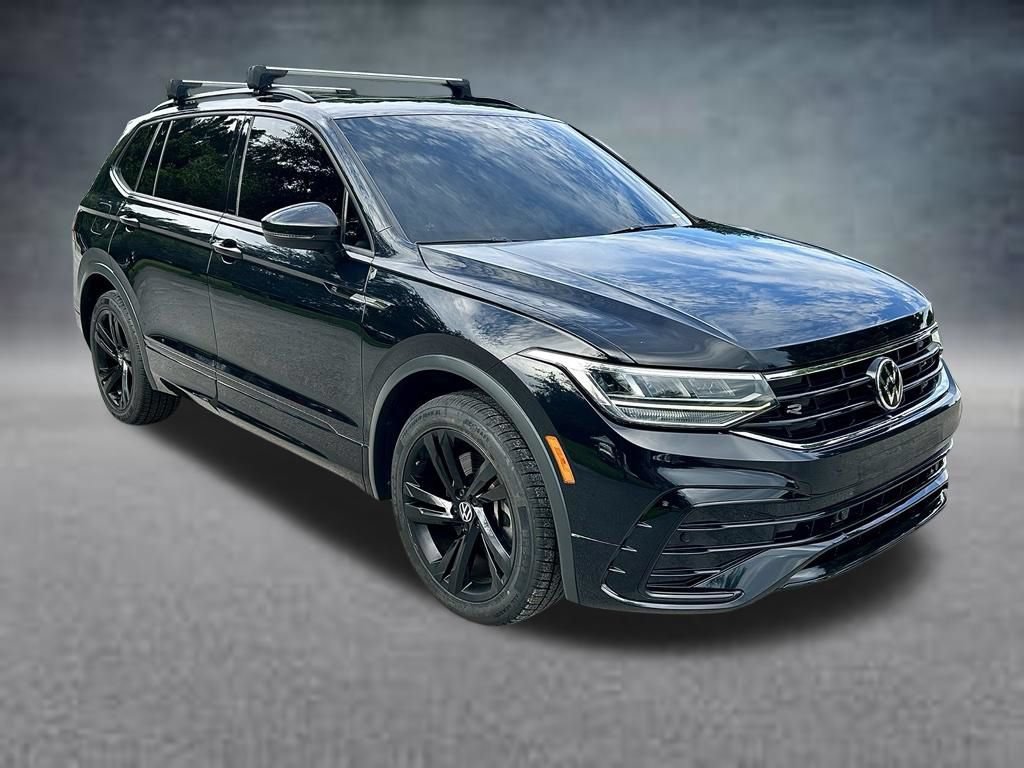 Certified 2023 Volkswagen Tiguan SE R-Line FWD image 3