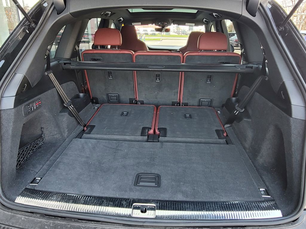 Used 2022 Audi SQ7 Premium Plus w/ SQ7 Executive Package image 5