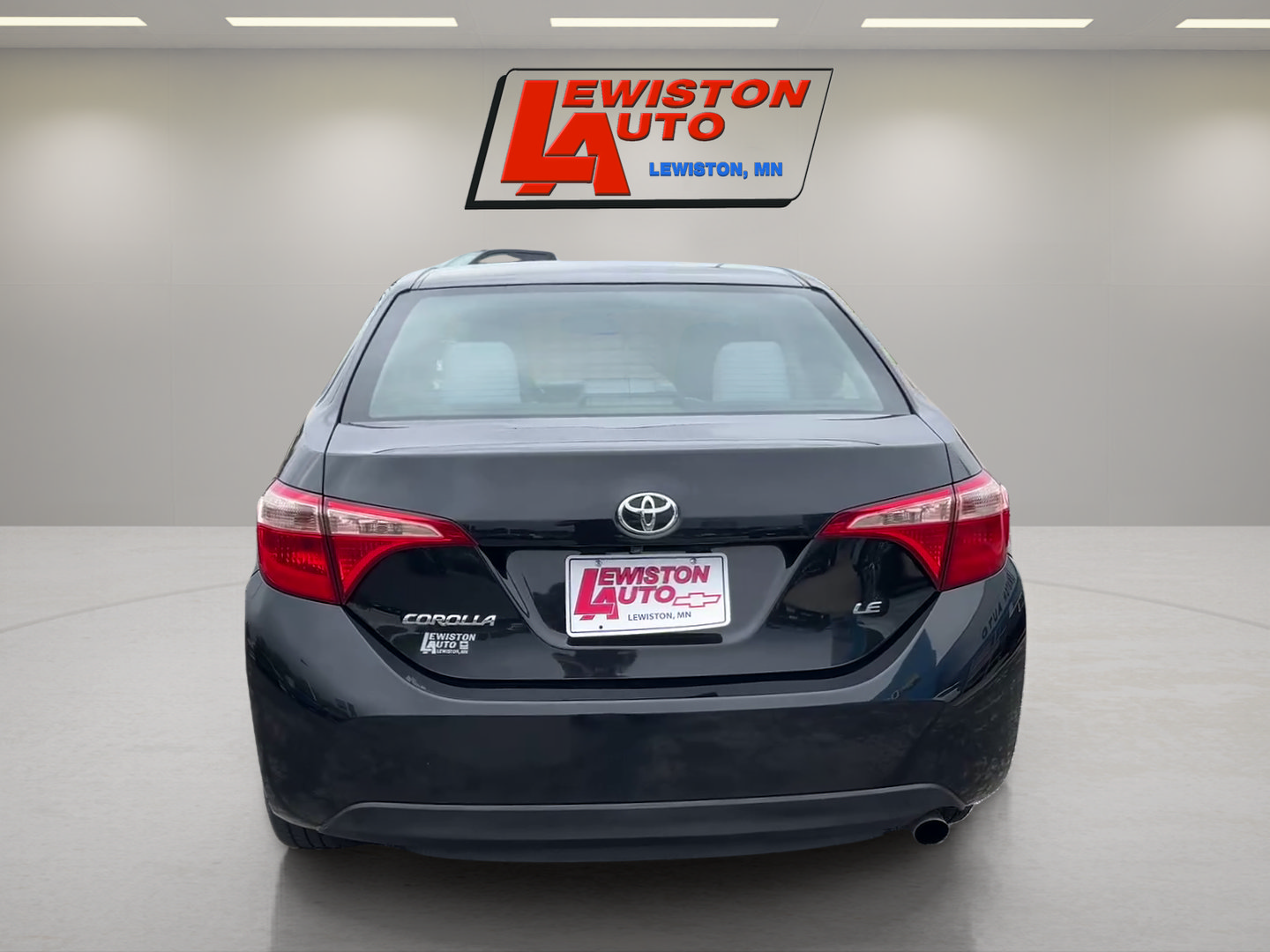 Used 2017 Toyota Corolla LE w/ Carpet Mat Package (TMS) FWD image 4