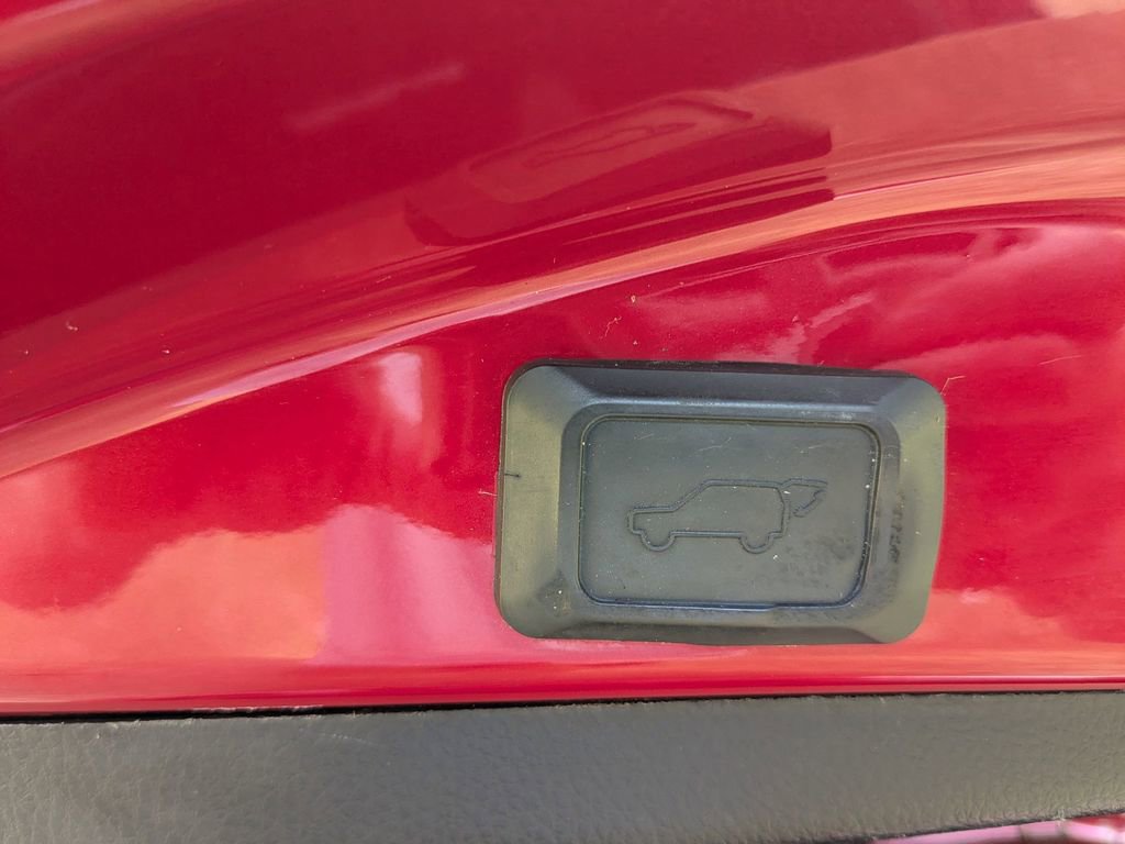 Used 2018 Toyota RAV4 SE w/ Power Extra Value Package image 14