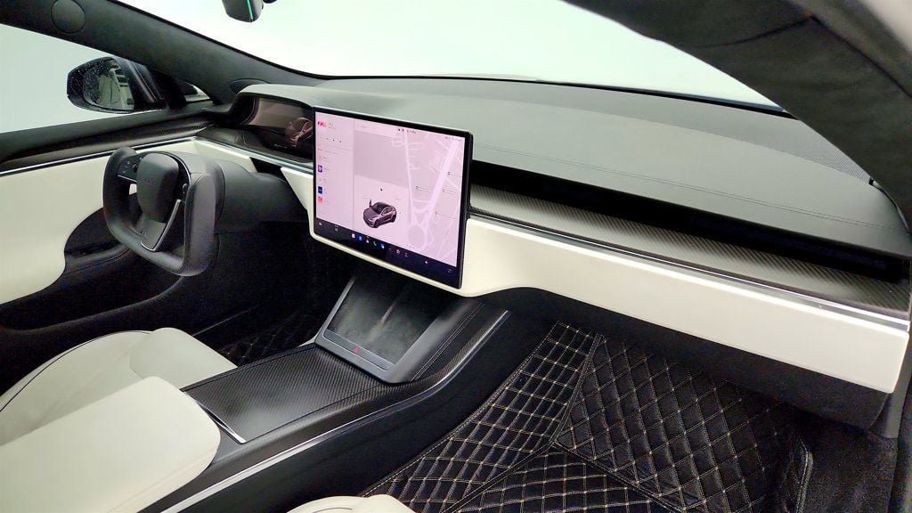 Used 2021 Tesla Model S Plaid image 30