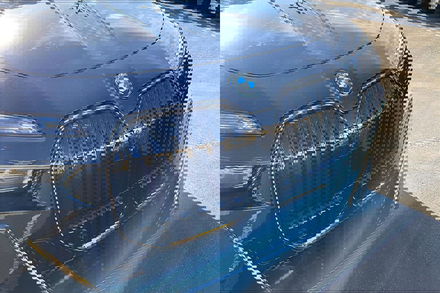 Used 2025 BMW i7 xDrive60 w/ Executive Package image 30