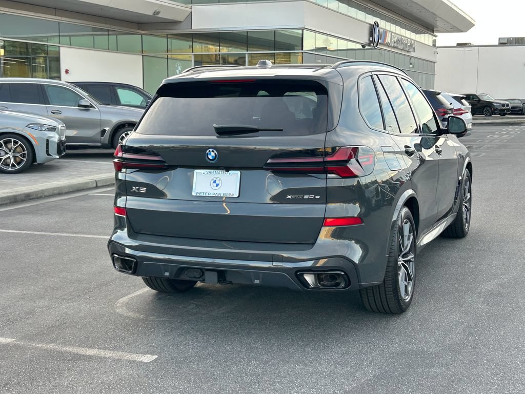 New 2026 BMW X5 xDrive50e w/ M Sport Package AWD/4WD image 5