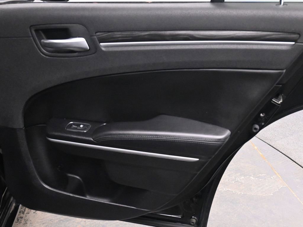 Used 2019 Chrysler 300 Touring w/ Sport Appearance Package image 16