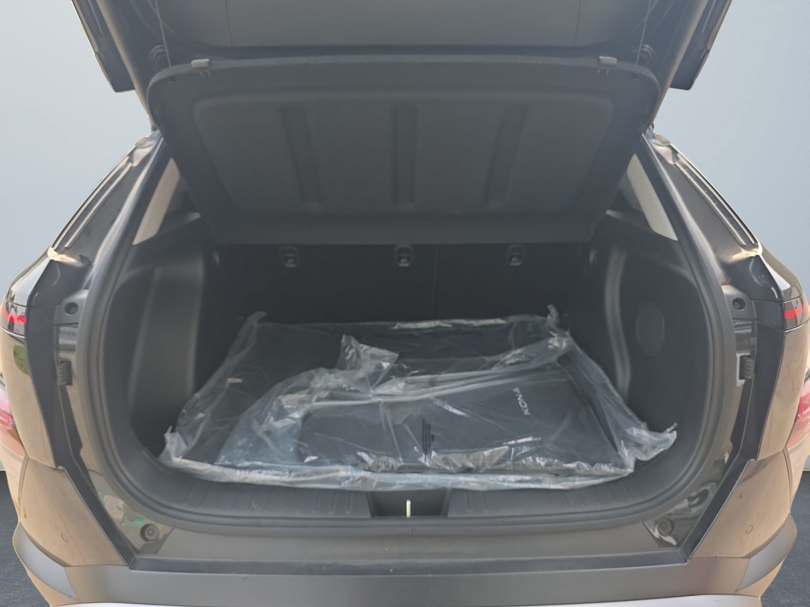Certified 2026 Hyundai Kona Limited AWD/4WD image 16