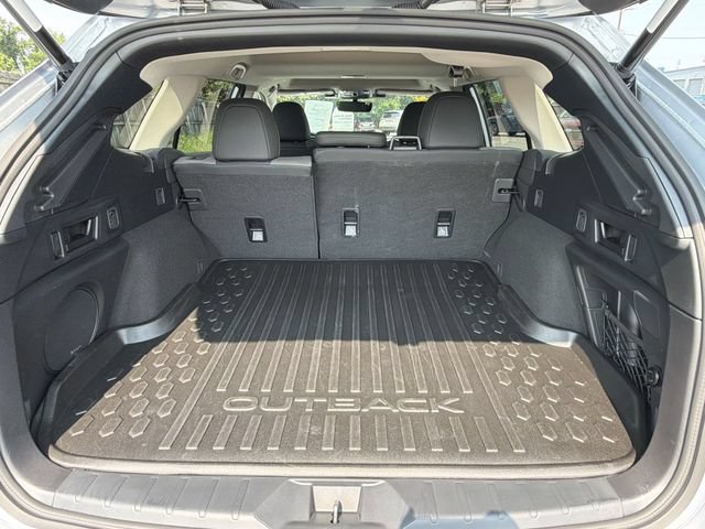 Certified 2025 Subaru Outback Onyx Edition w/ Tech Package 2 AWD/4WD image 29