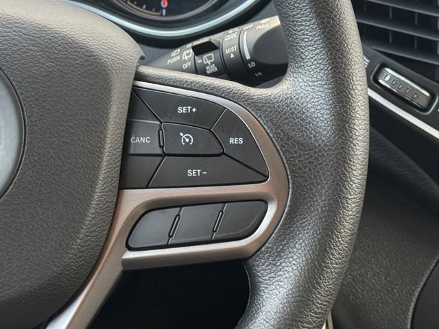 Used 2021 Jeep Cherokee Latitude image 10