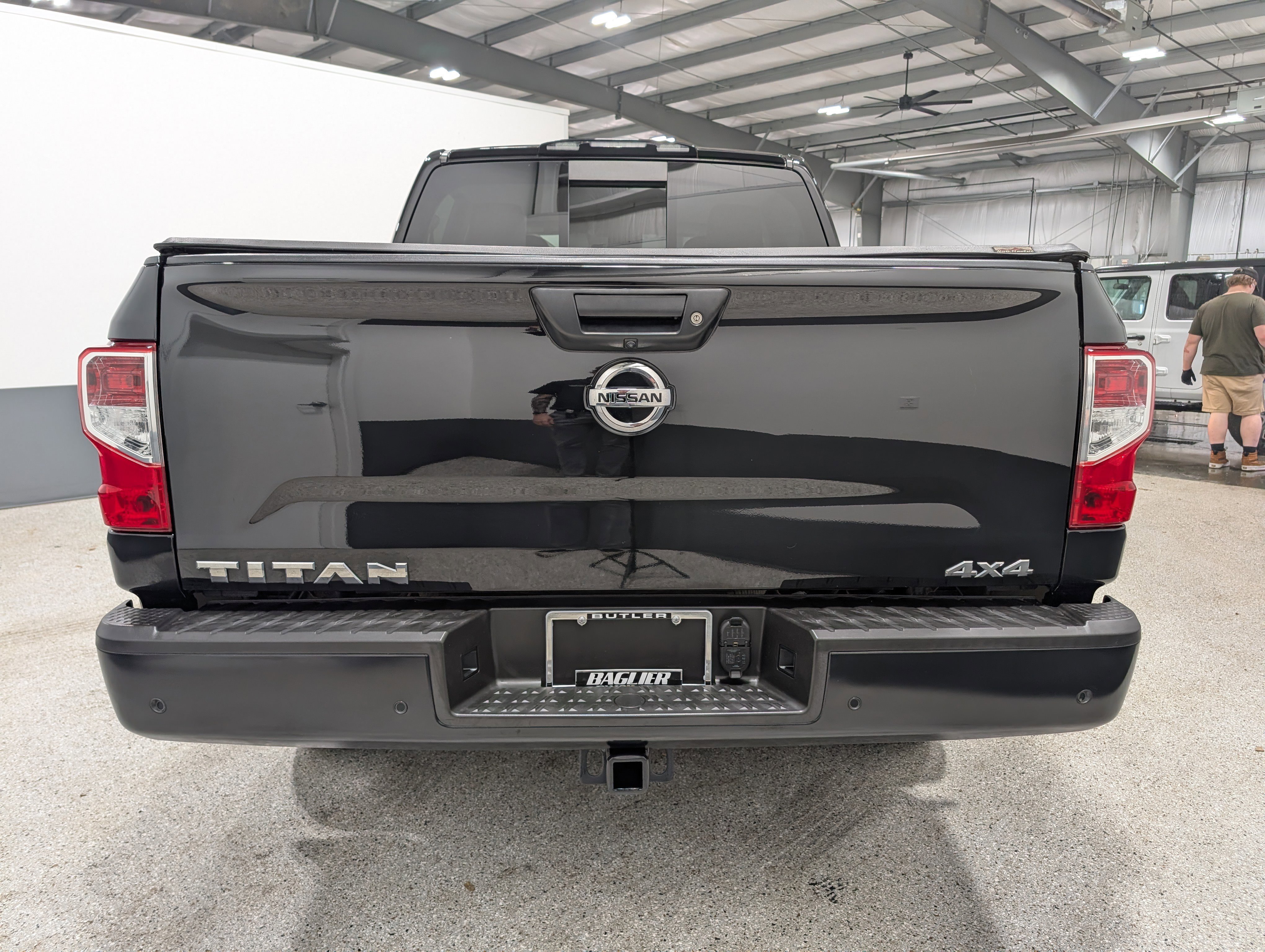 Used 2021 Nissan Titan S w/ S Utility Package image 4