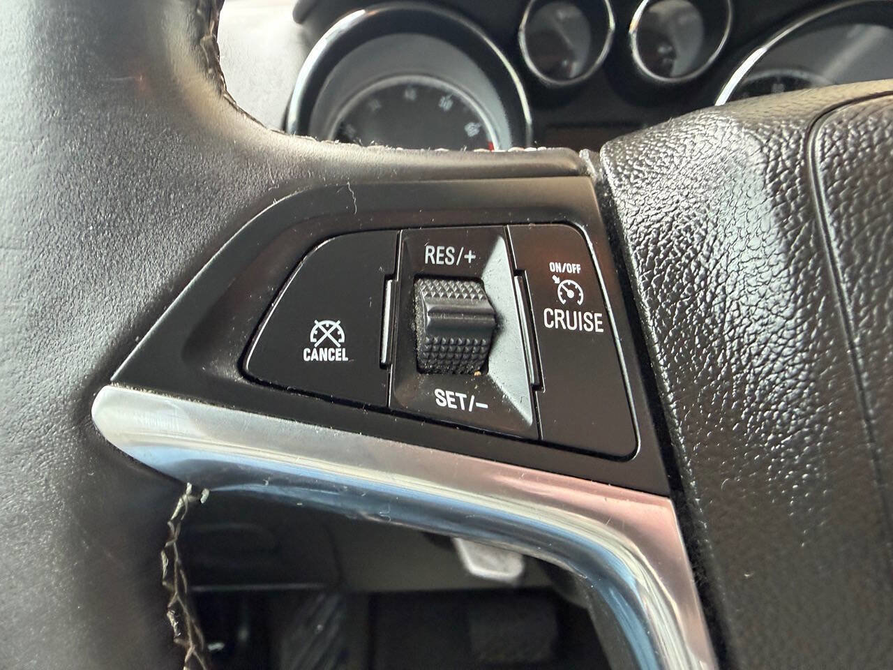 Used 2014 Buick Encore FWD image 17