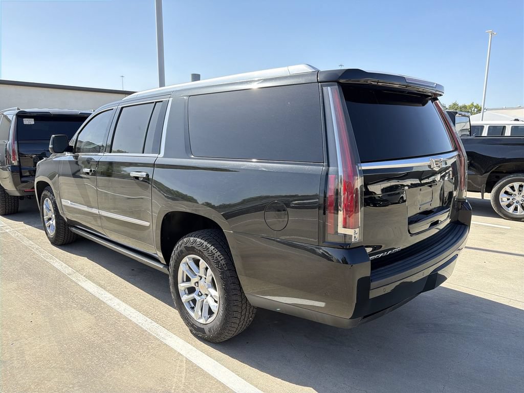 Used 2017 Cadillac Escalade ESV Platinum AWD/4WD image 4