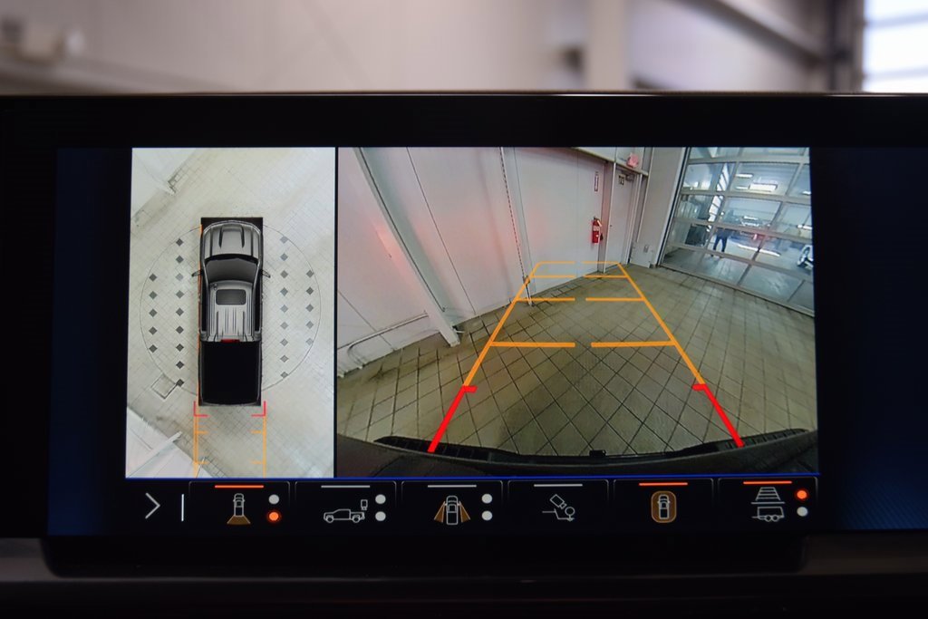 Used 2025 Chevrolet Silverado 1500 High Country w/ Midnight Edition image 50