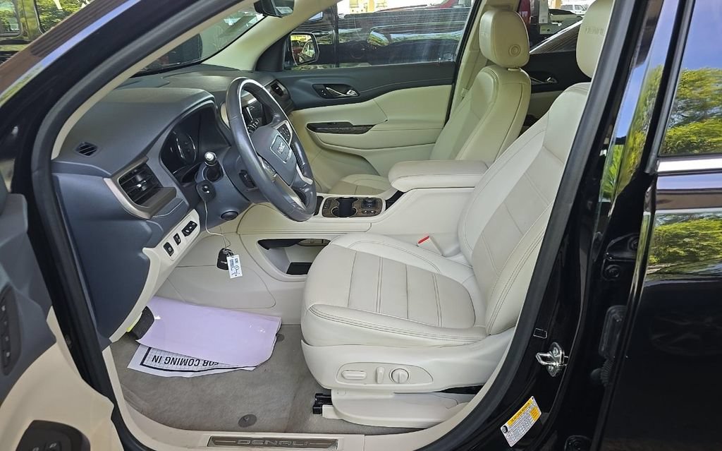 Used 2021 GMC Acadia Denali w/ Denali Ultimate Package AWD/4WD image 7