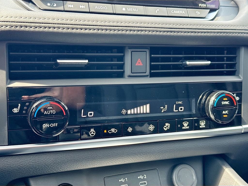 Used 2025 Nissan Rogue SV w/ SV Premium Package image 12