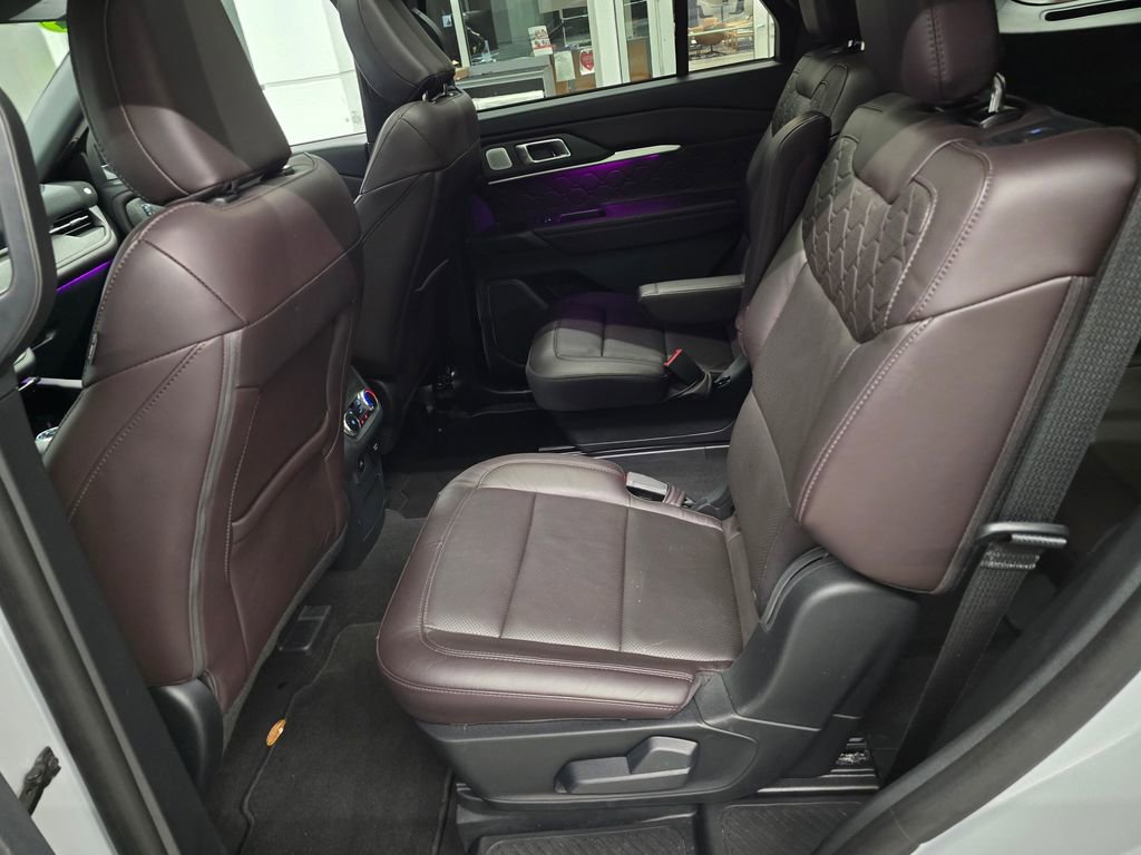 Used 2025 Ford Explorer Platinum w/ LUX Leather Package image 32