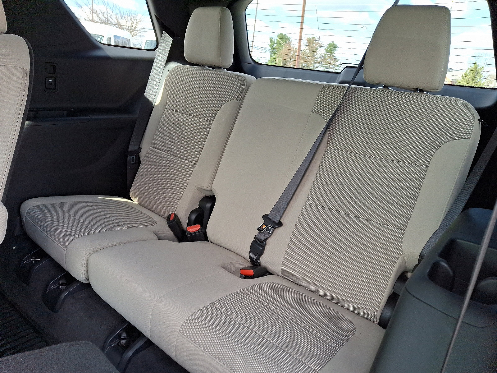 Used 2022 Chevrolet Traverse LT image 11