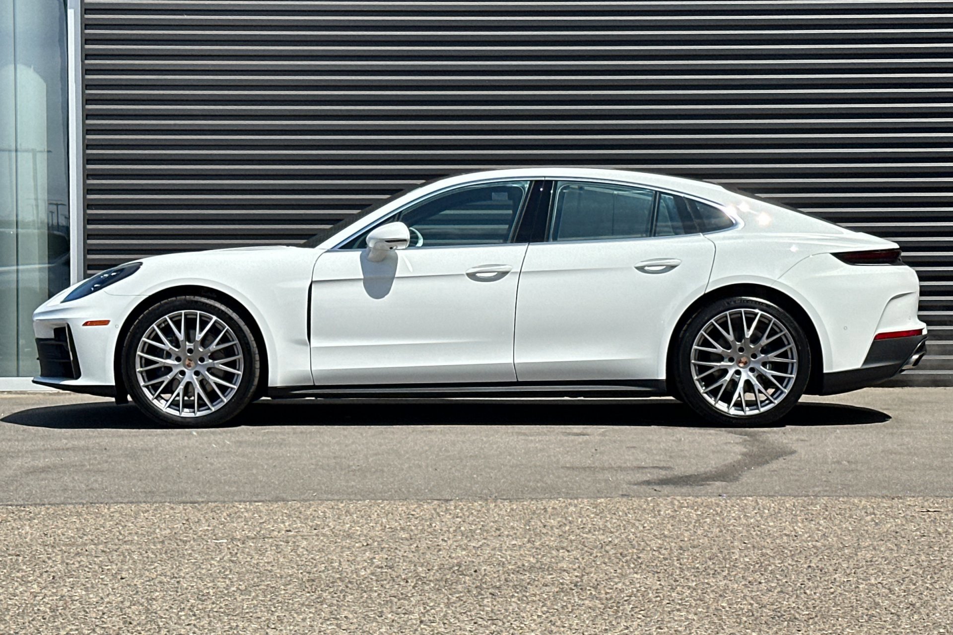 New 2025 Porsche Panamera image 2