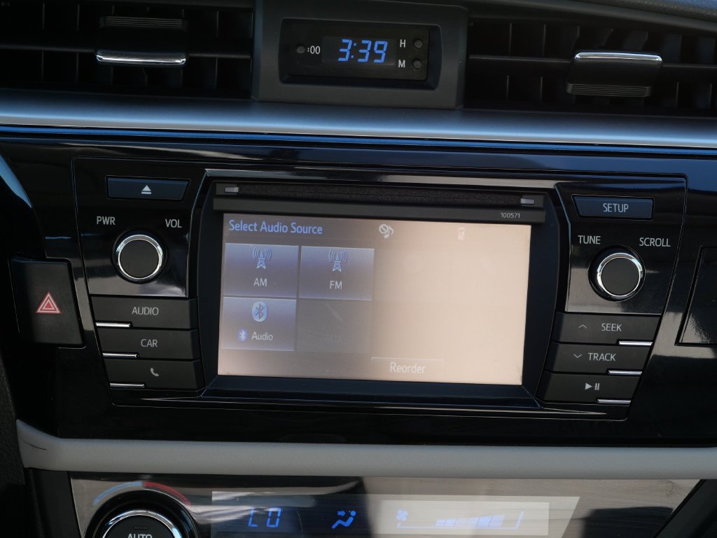 Used 2016 Toyota Corolla LE FWD image 16