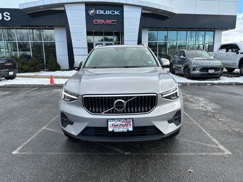 Used 2023 Volvo XC40 B5 Plus w/ Driver Assist Package image 8