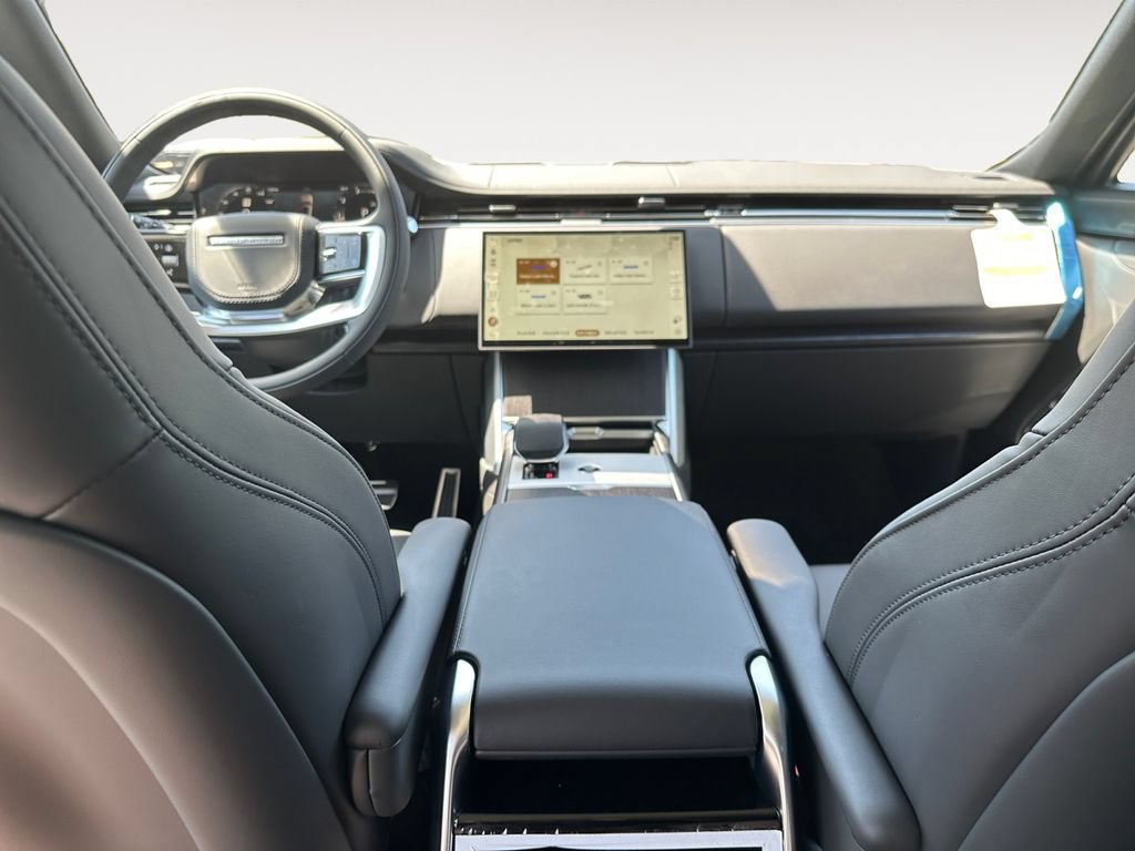 New 2026 Land Rover Range Rover Long Wheelbase SE AWD/4WD image 11