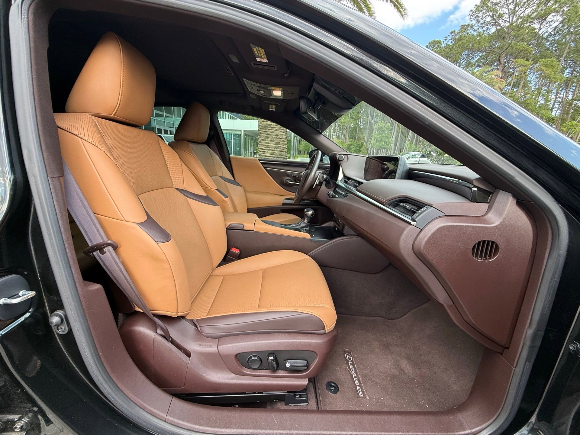 Used 2020 Lexus ES 300h w/ Premium Package FWD image 21