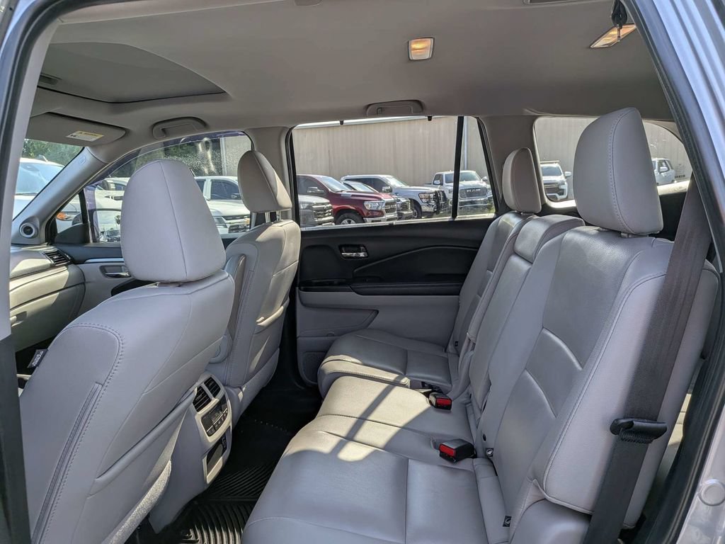 Used 2021 Honda Pilot Special Edition image 13