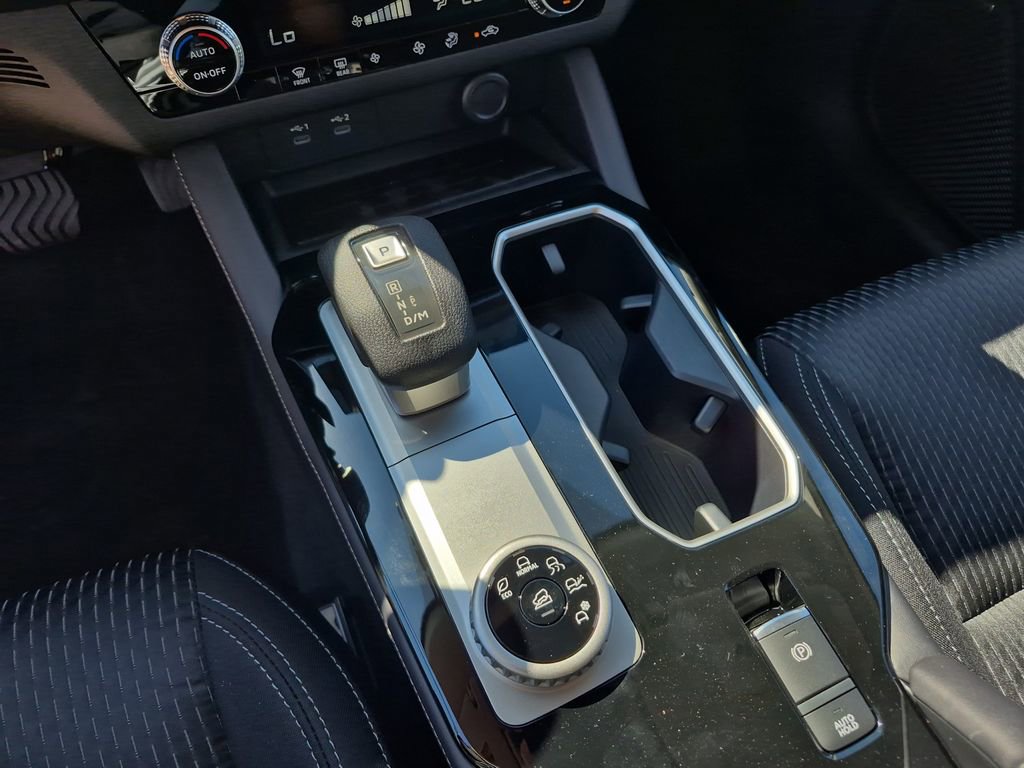 Used 2025 Mitsubishi Outlander ES image 15