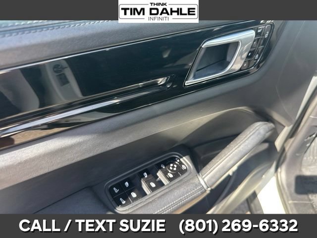 Used 2020 Porsche Cayenne AWD/4WD image 12