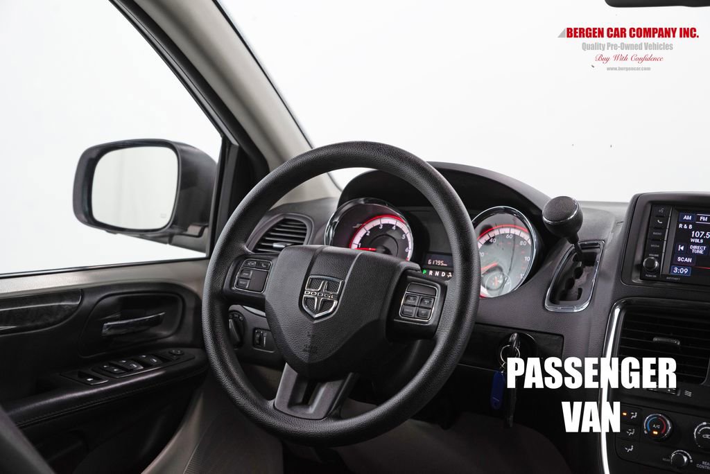 Used 2018 Dodge Grand Caravan SE w/ UConnect Hands-Free Group FWD image 23