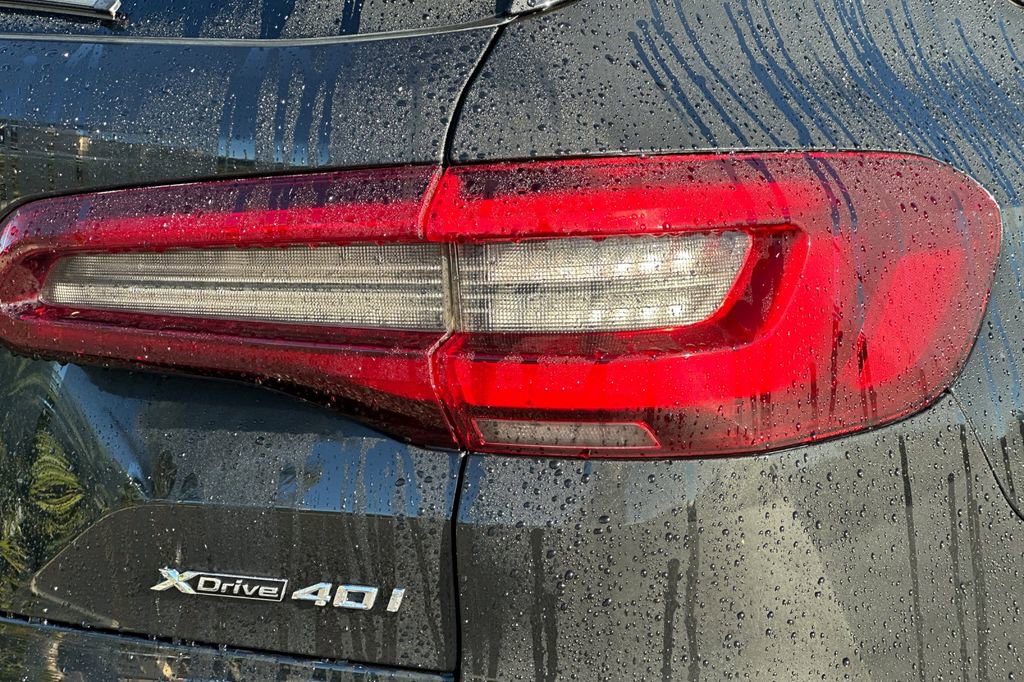 Used 2021 BMW X5 xDrive40i w/ M Sport Package image 34
