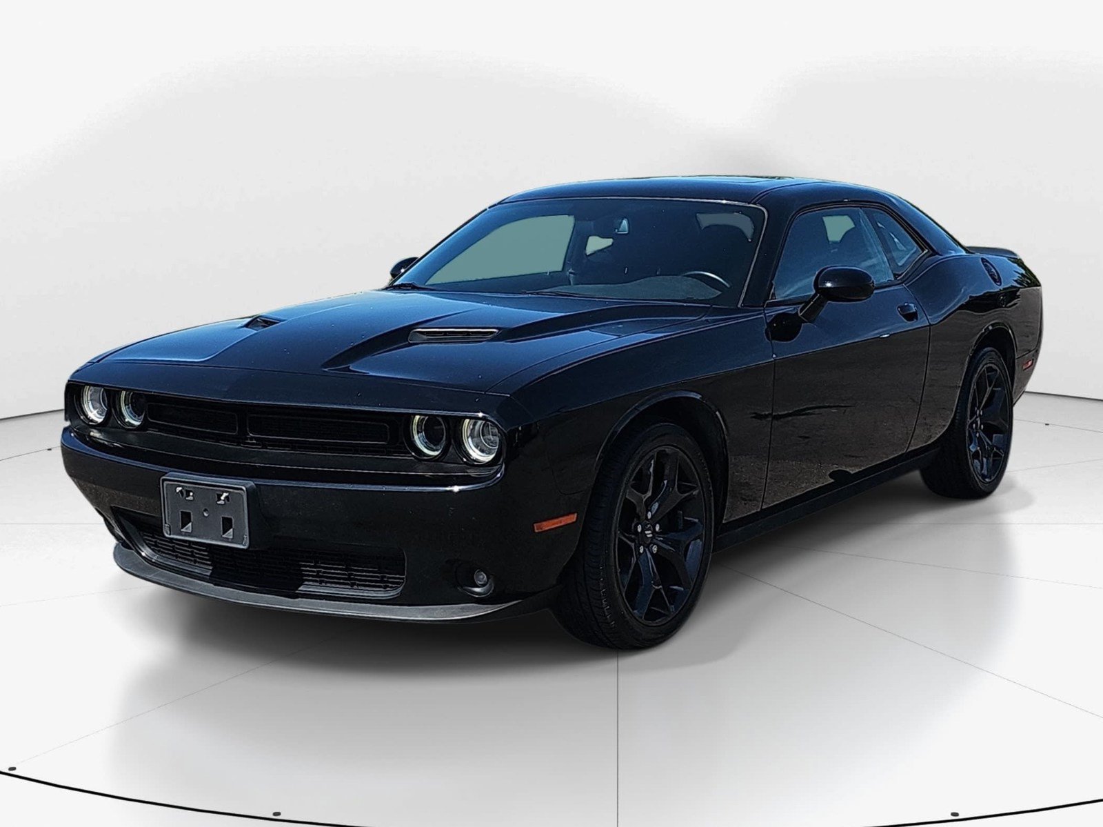 Used 2020 Dodge Challenger SXT w/ Blacktop Package RWD image 8