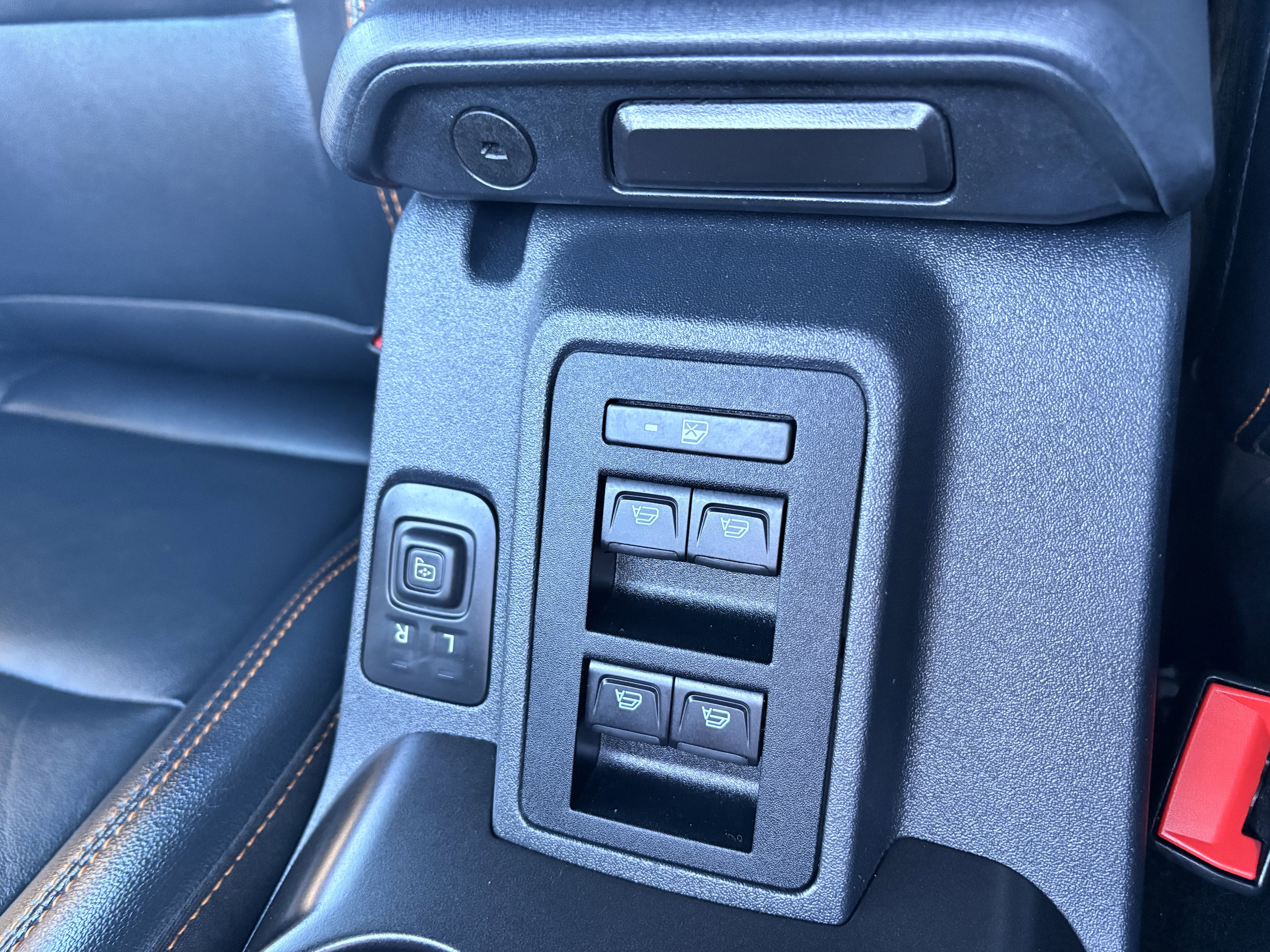 Used 2022 Ford Bronco Badlands image 16