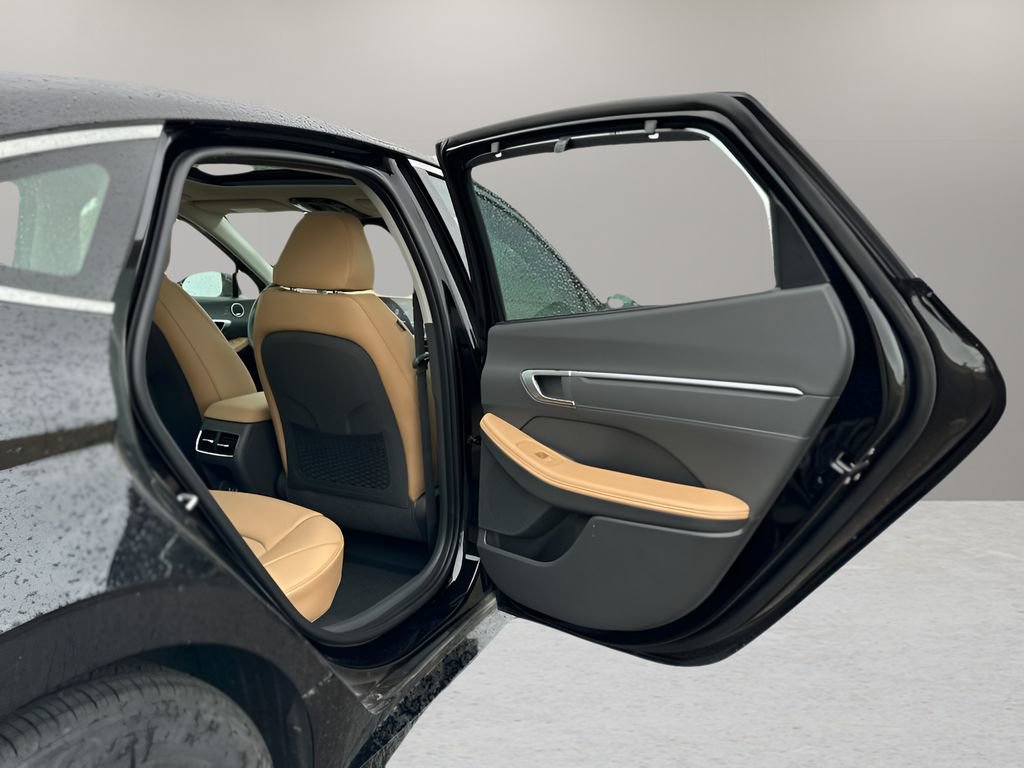 New 2025 Hyundai Sonata Limited image 23