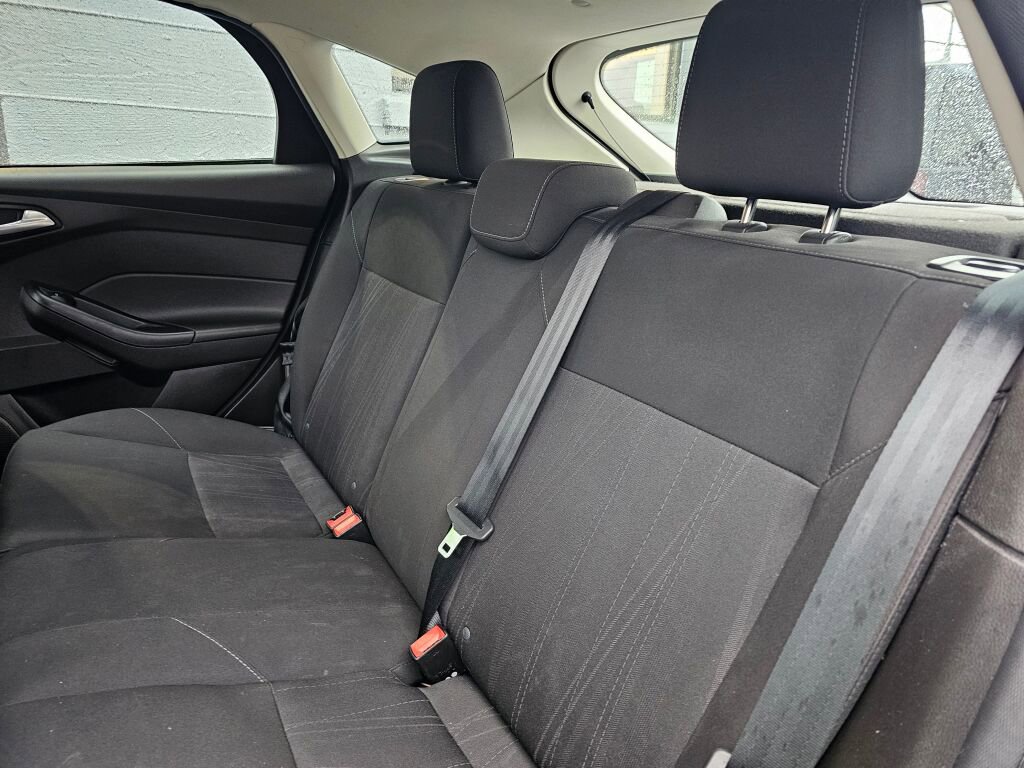 Used 2016 Ford Focus SE image 18