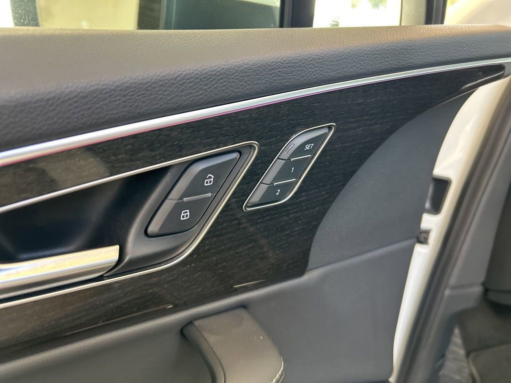 Used 2025 Audi Q7 3.0T Premium Plus image 42