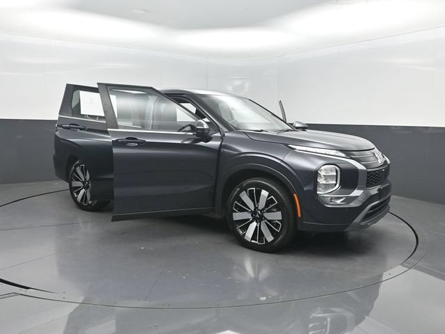 Used 2025 Mitsubishi Outlander SE FWD image 36