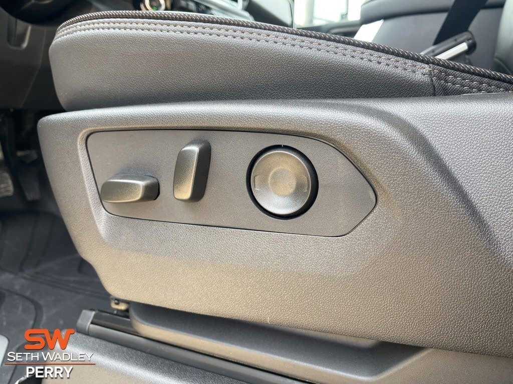 New 2026 Chevrolet Silverado 3500 High Country w/ Technology Package image 17